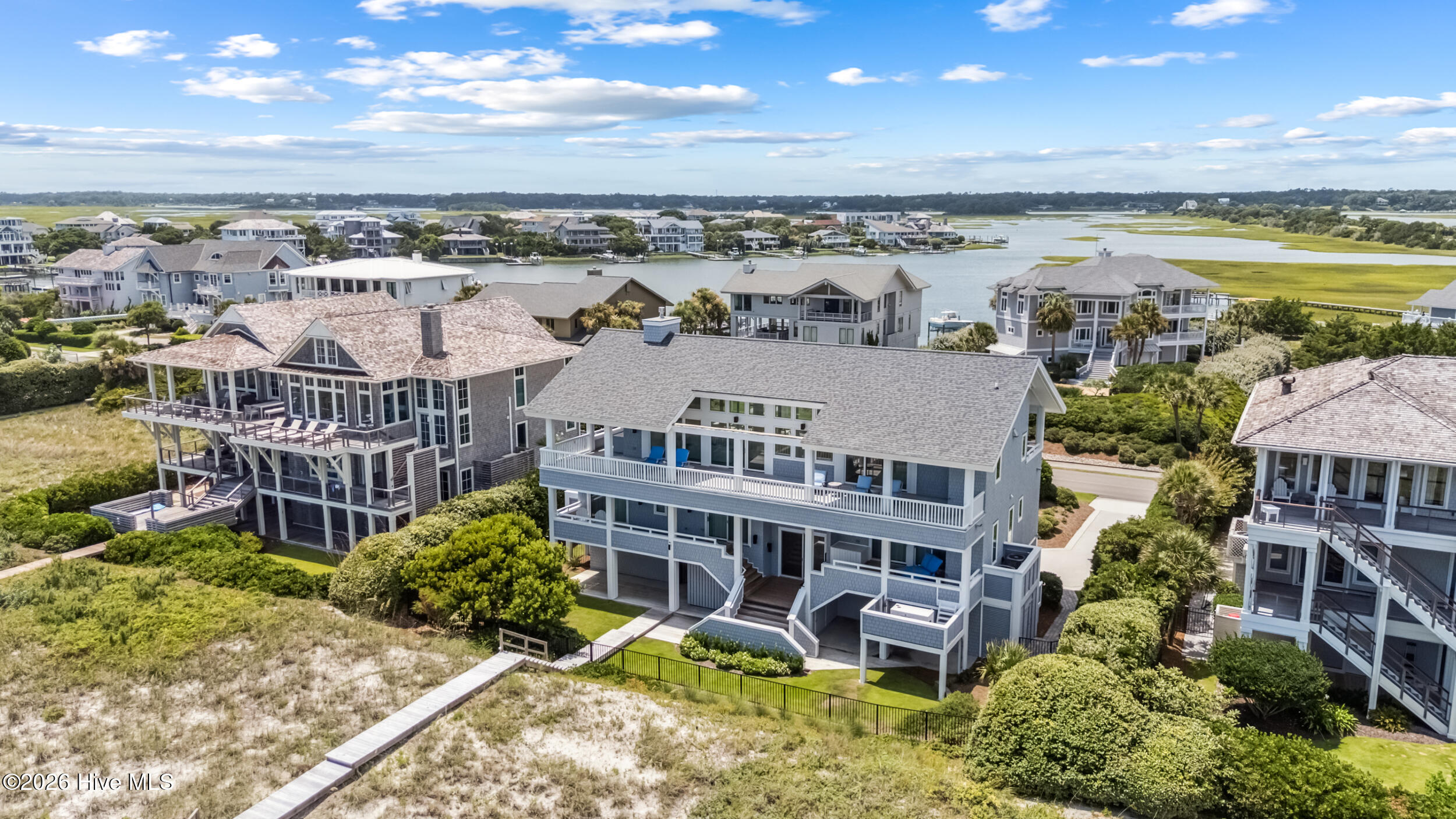 8 Beach Road S