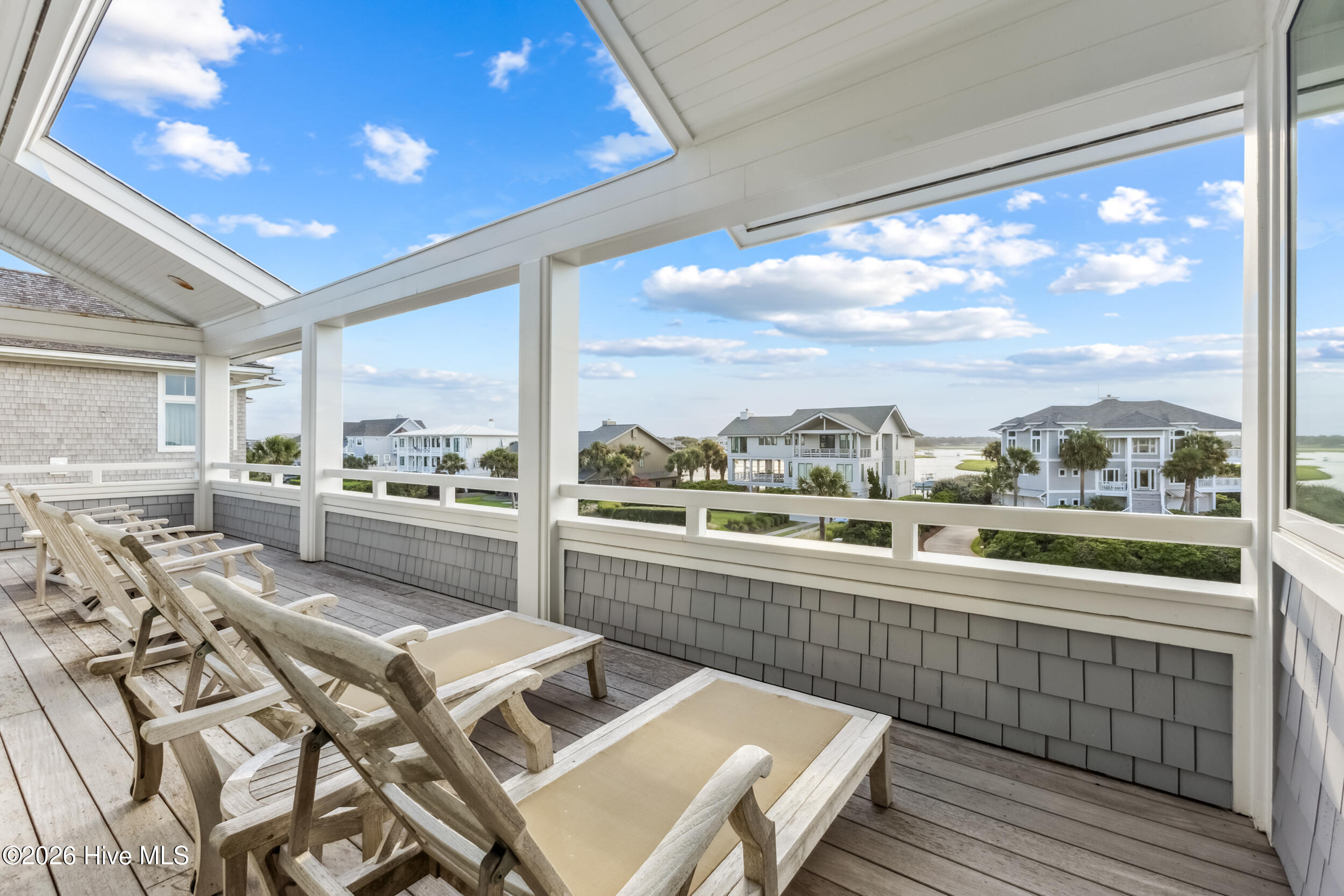 8 Beach Road S