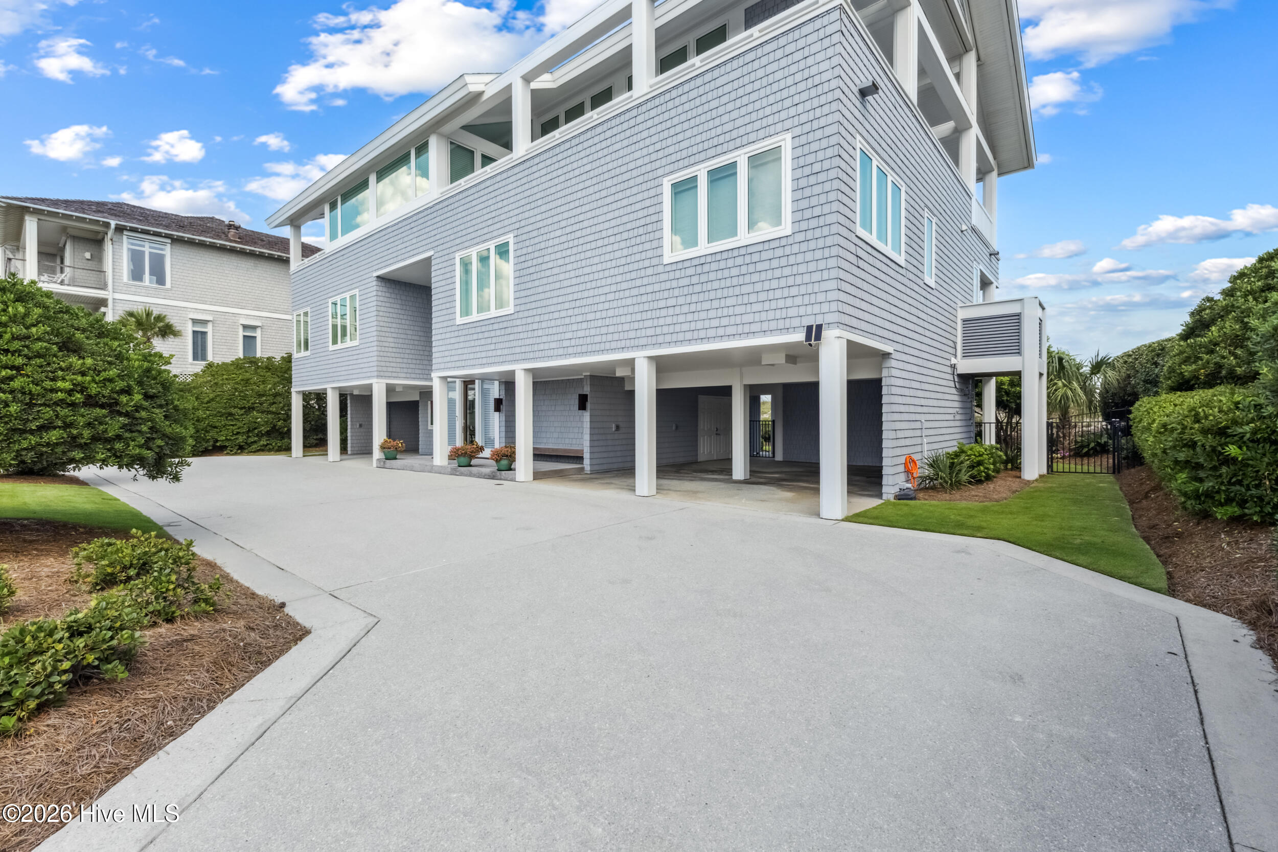 8 Beach Road S