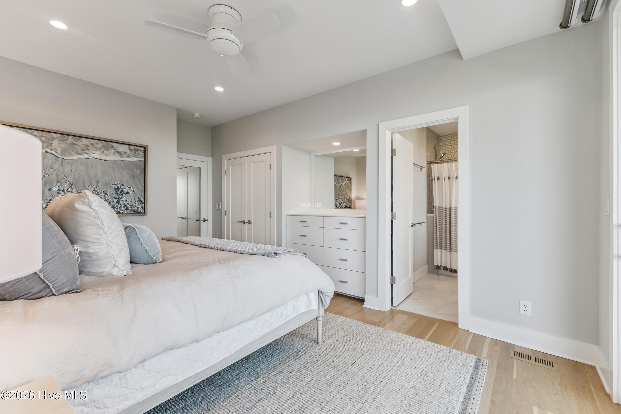8 Beach Road S