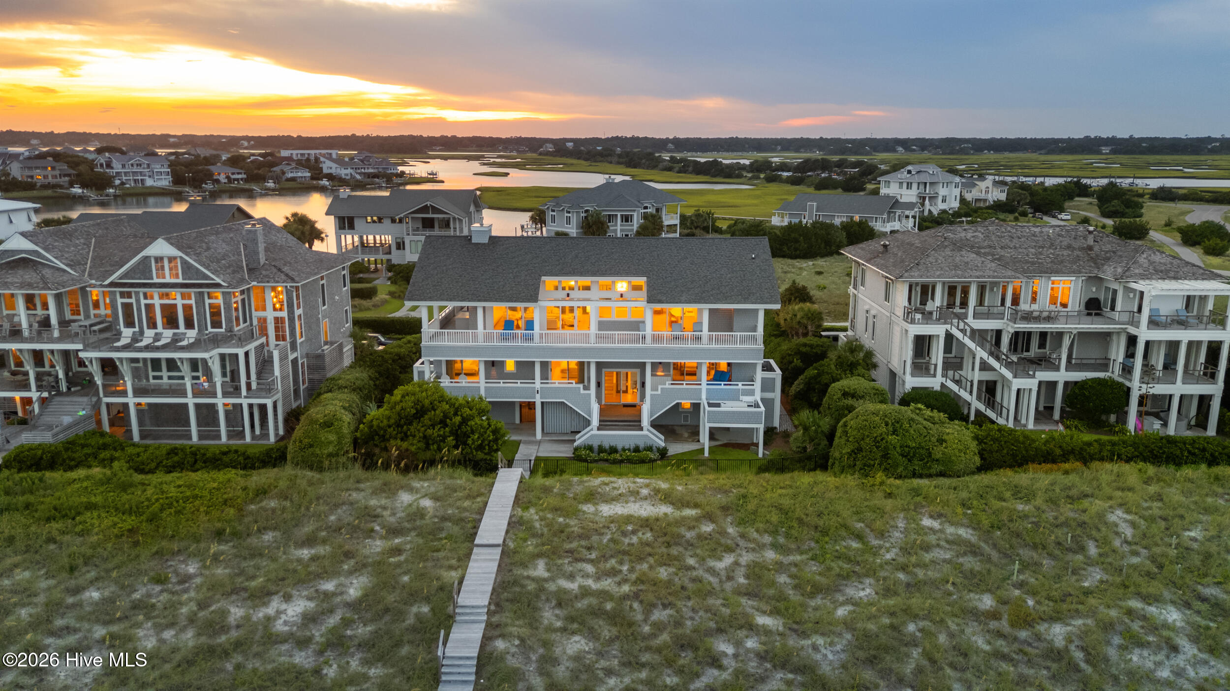 8 Beach Road S