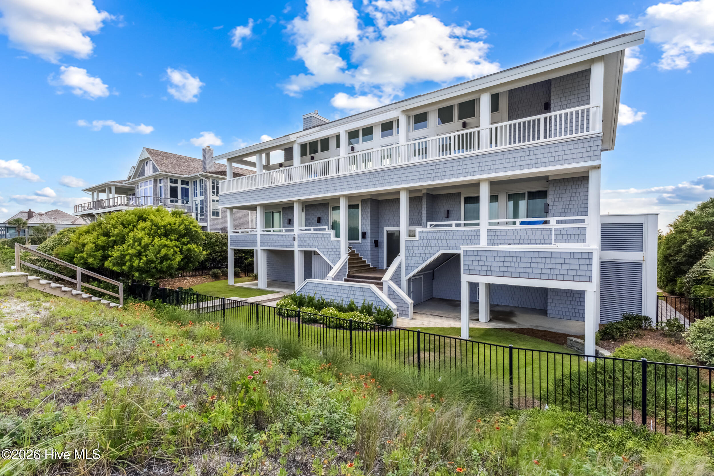 8 Beach Road S