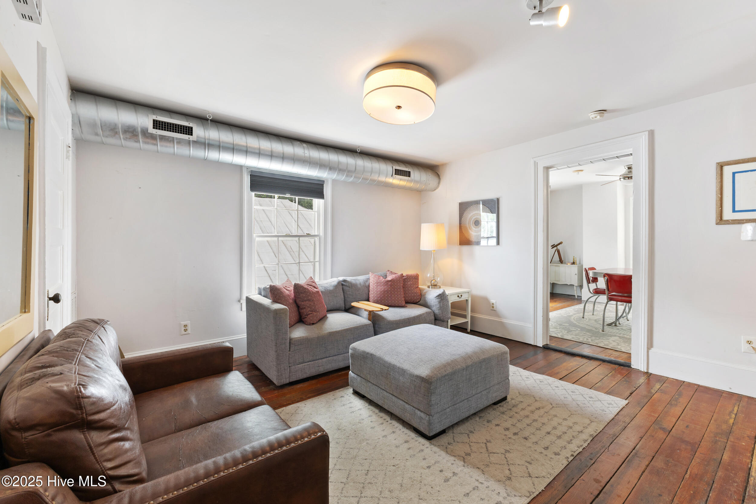 418 S 4th Street