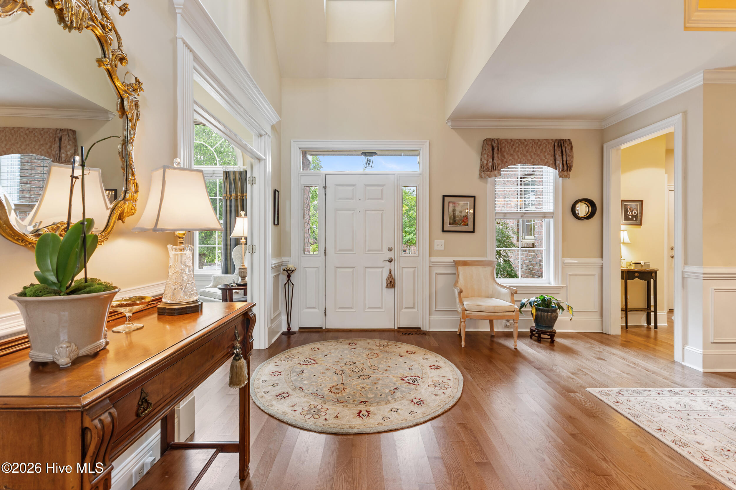 2022 Kenilworth Lane