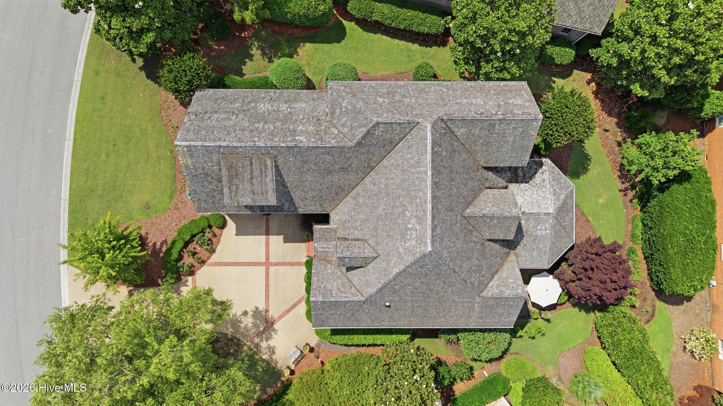 2022 Kenilworth Lane