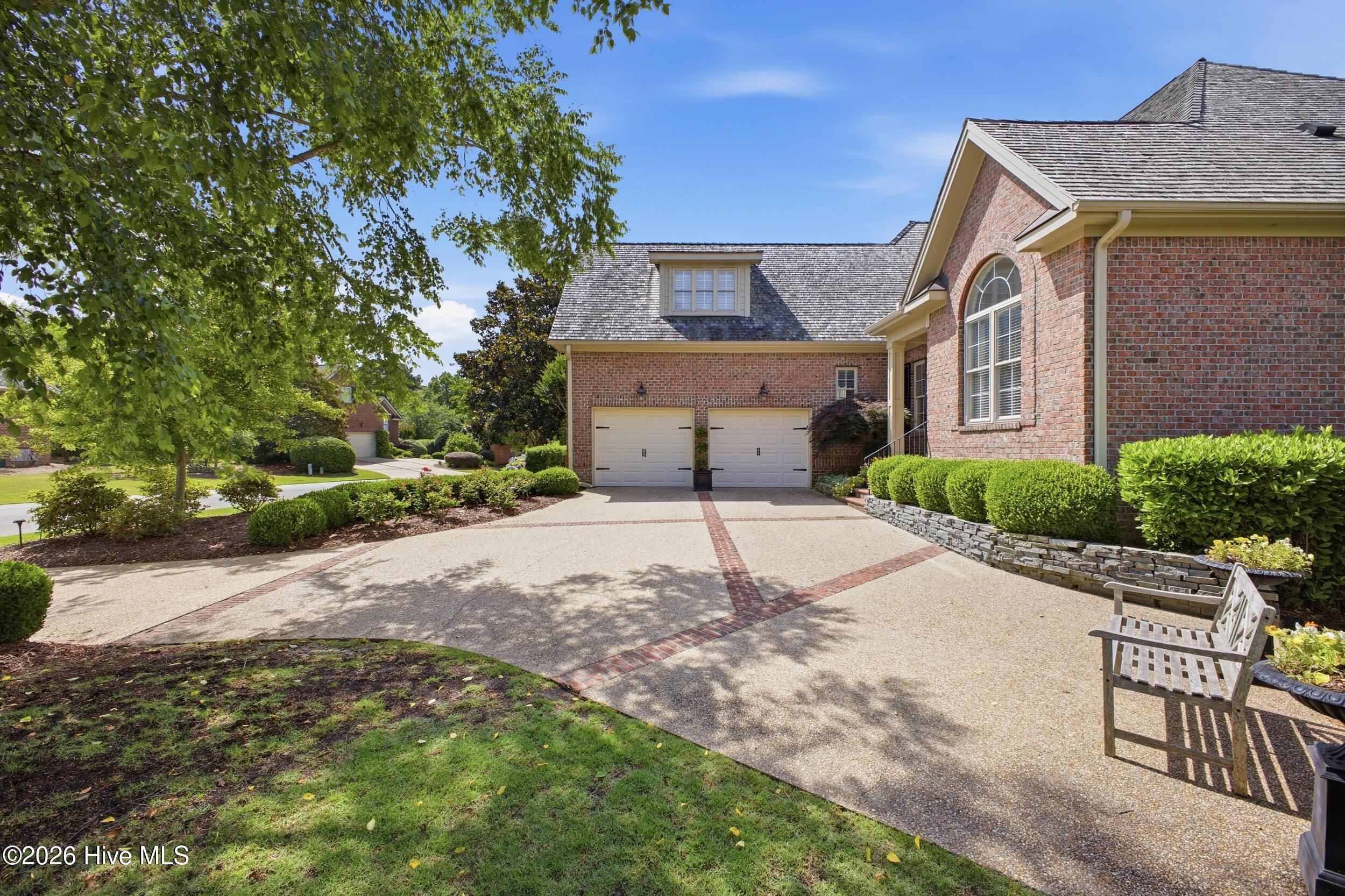 2022 Kenilworth Lane