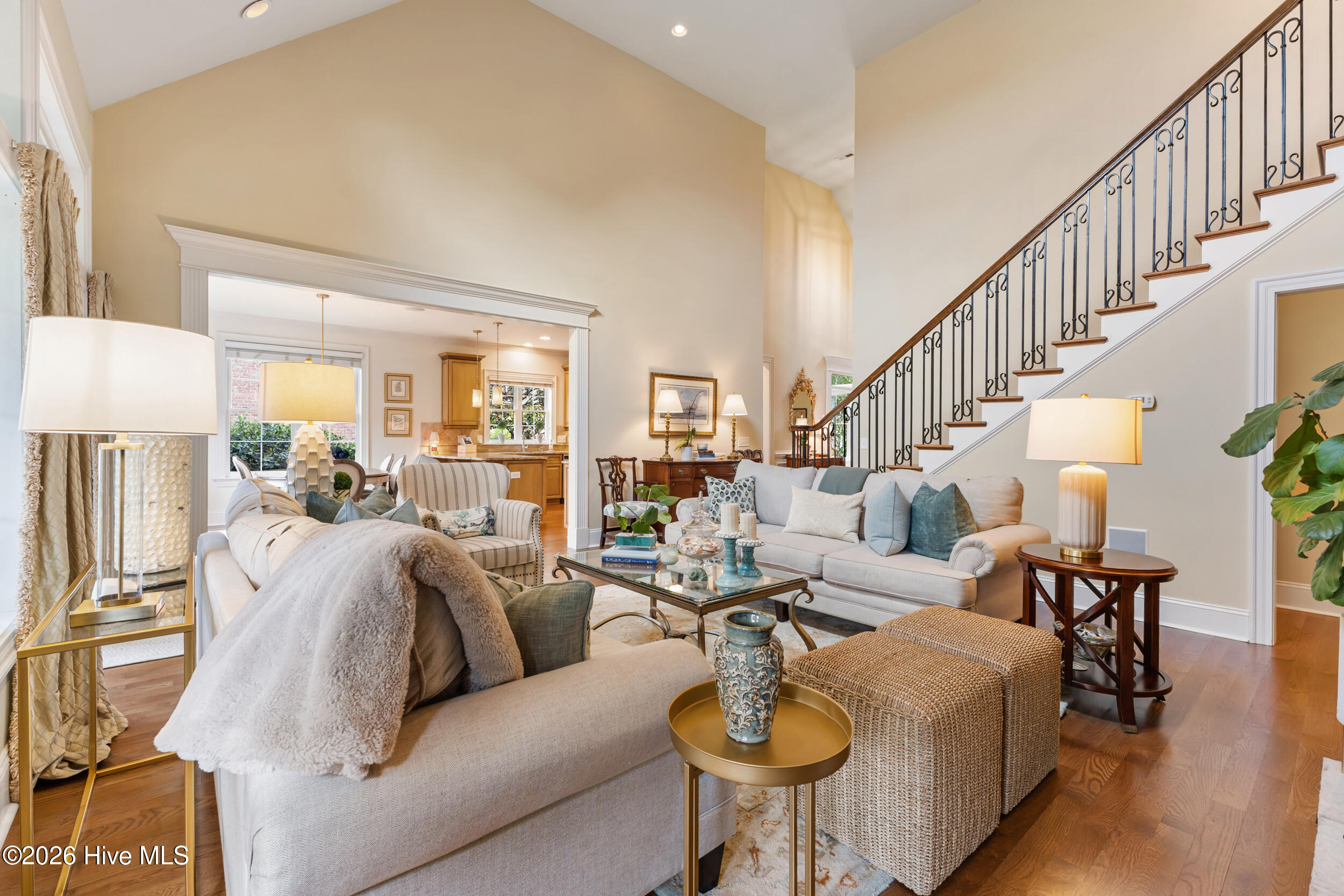 2022 Kenilworth Lane