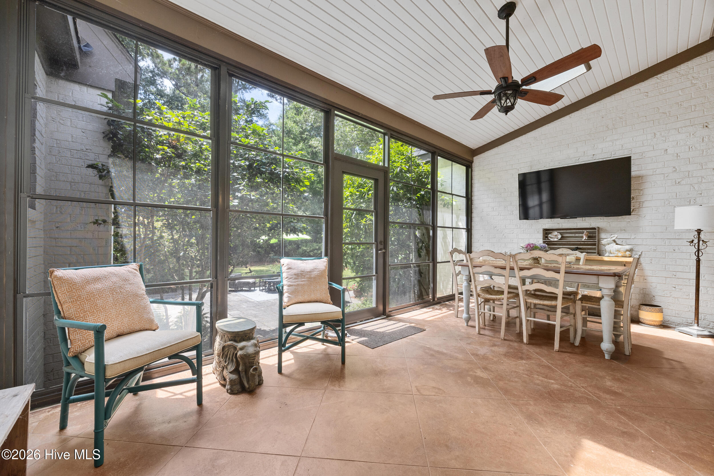 1180 Arboretum Drive