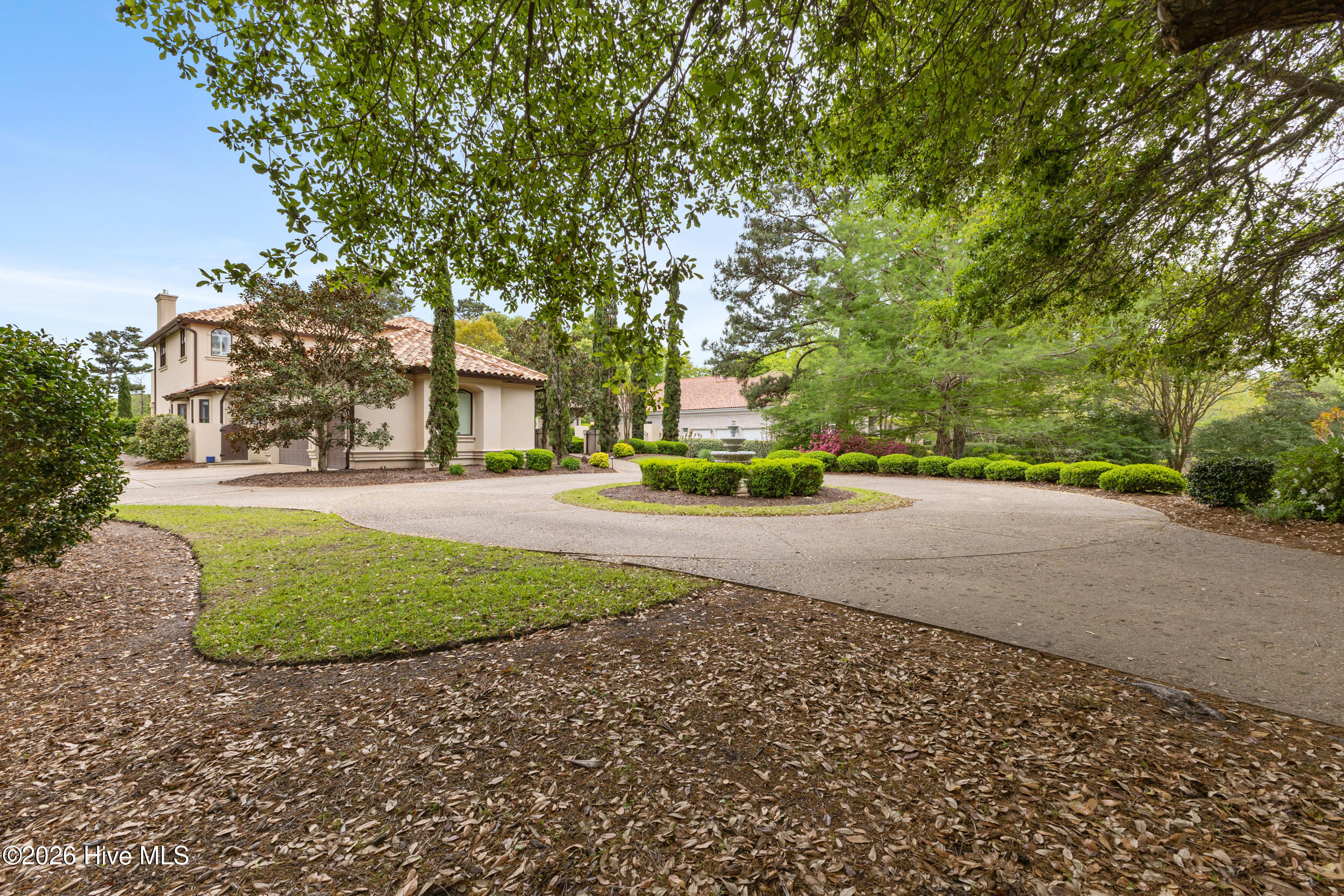 705 Planters Row