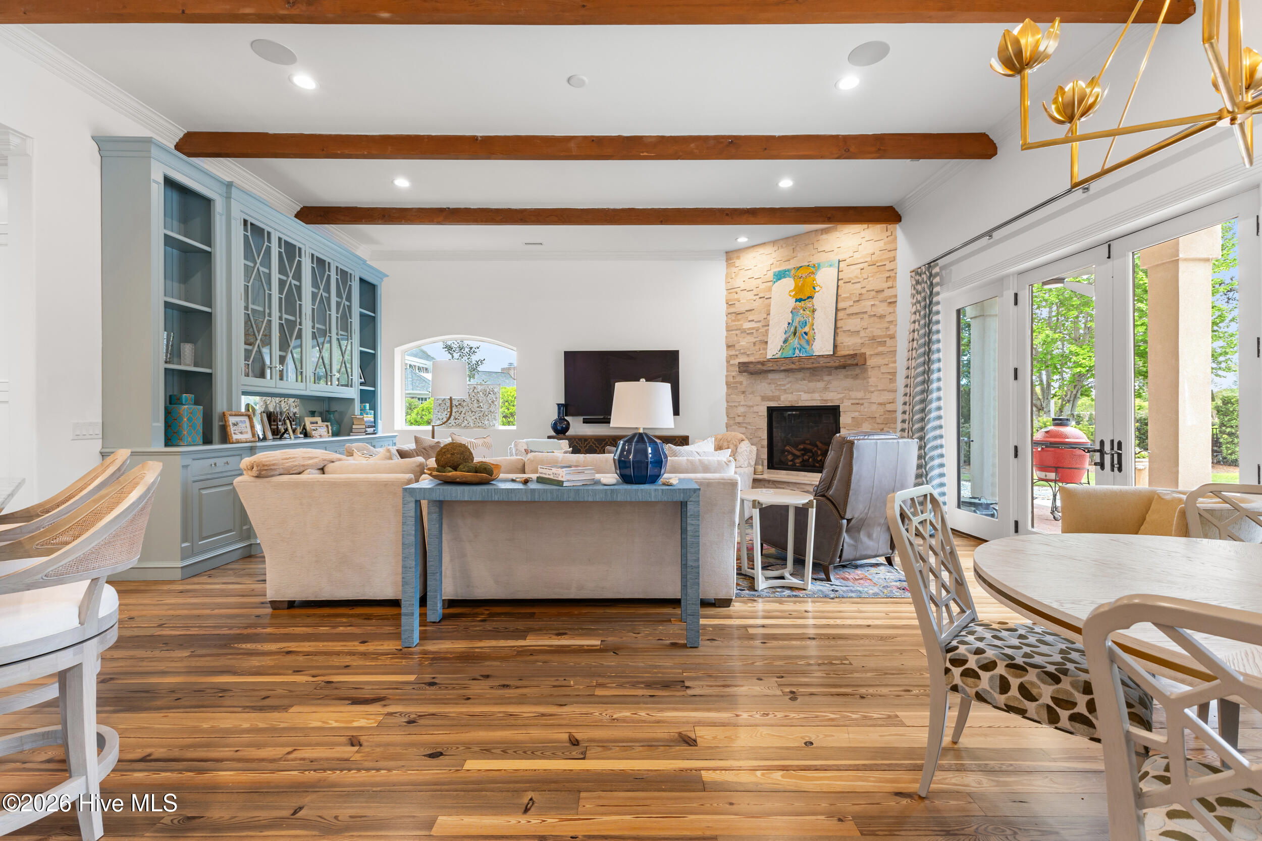 705 Planters Row