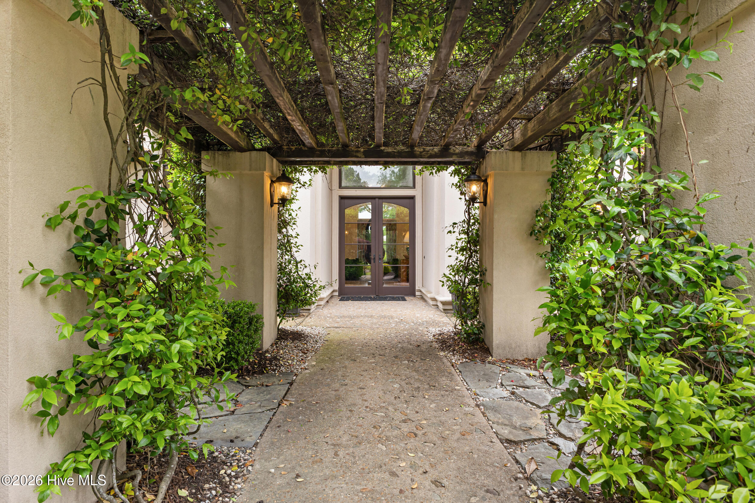 705 Planters Row