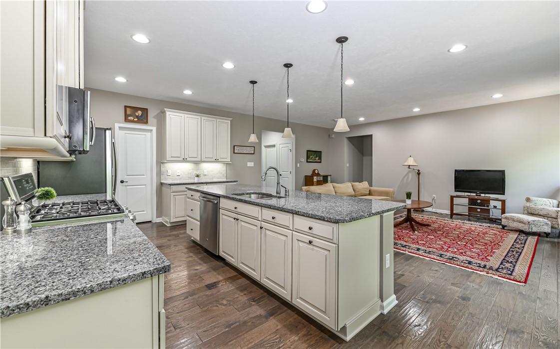 215 Eddie Lewis Dr