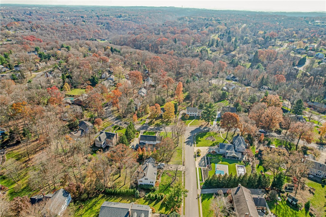 2204 Ben Franklin Drive