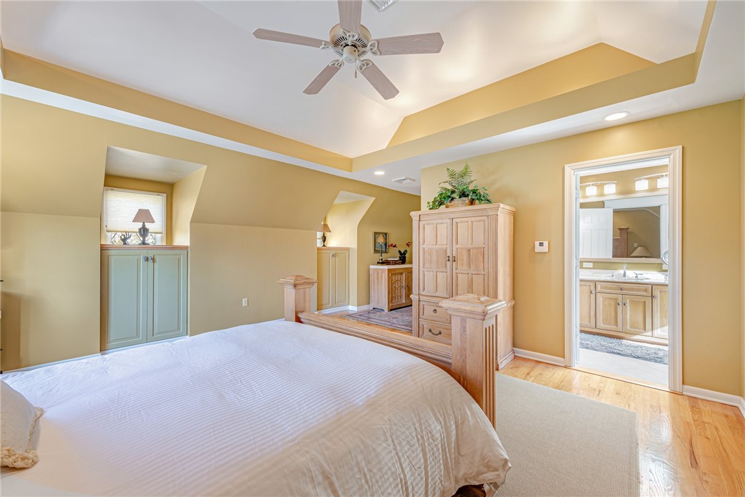 2204 Ben Franklin Drive