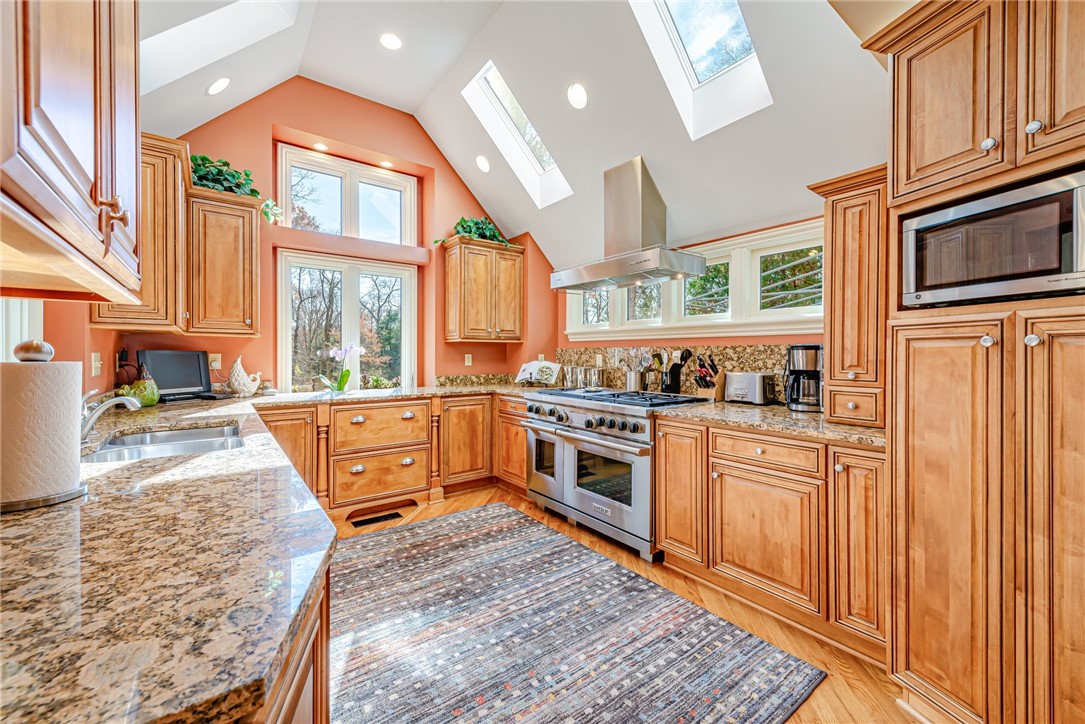 2204 Ben Franklin Drive