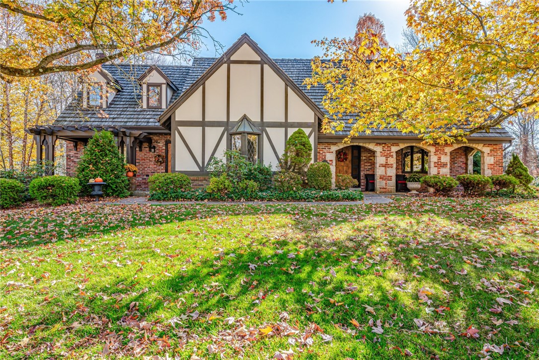 2204 Ben Franklin Drive