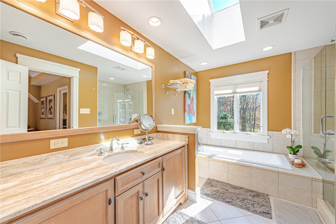 2204 Ben Franklin Drive