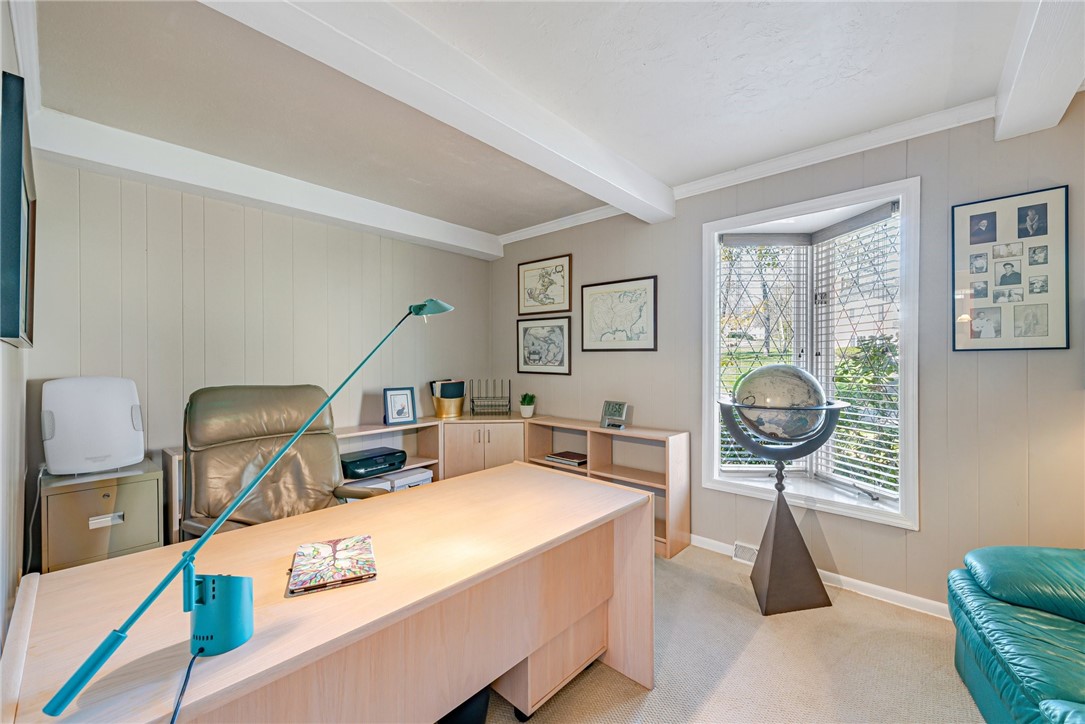 2204 Ben Franklin Drive