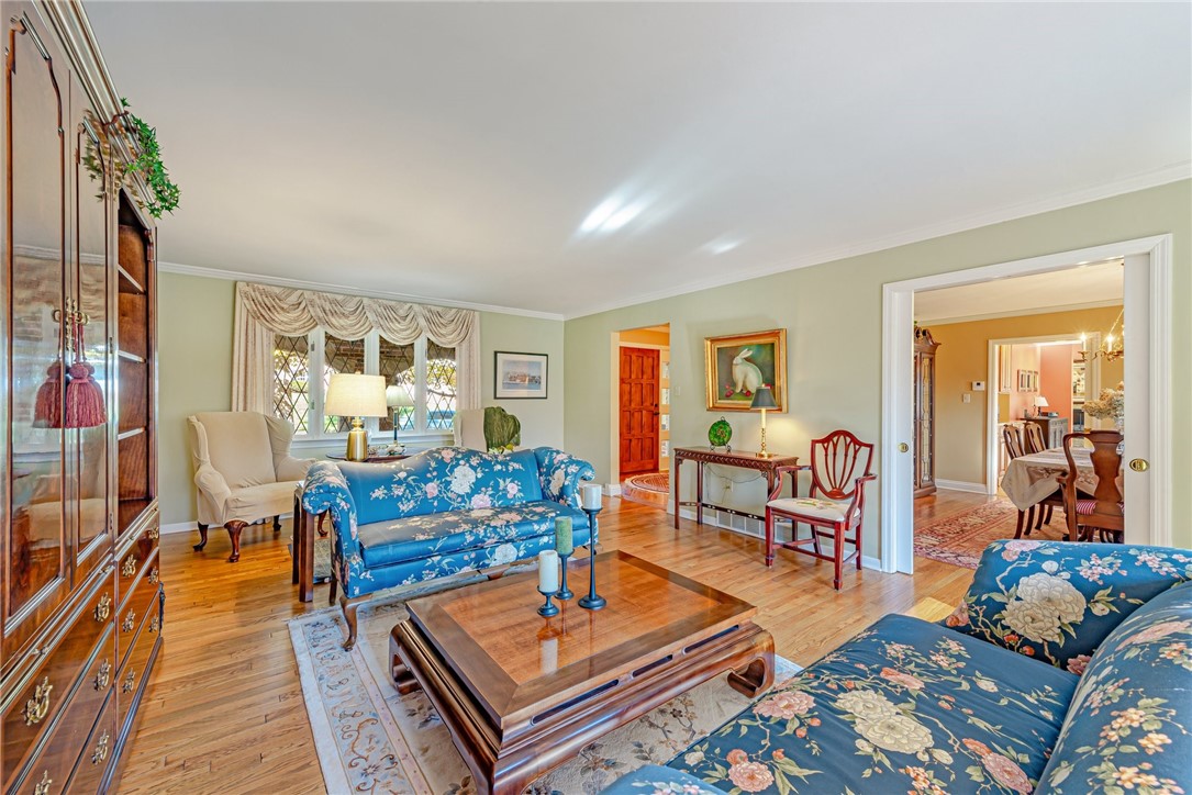 2204 Ben Franklin Drive