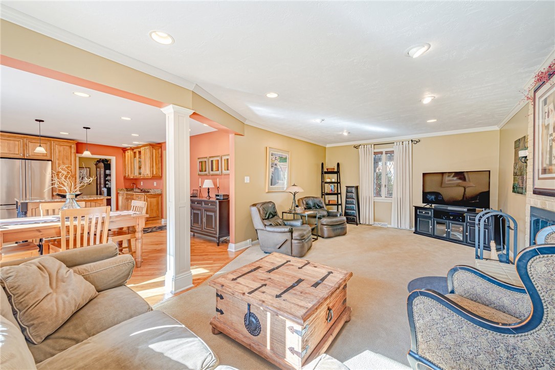 2204 Ben Franklin Drive