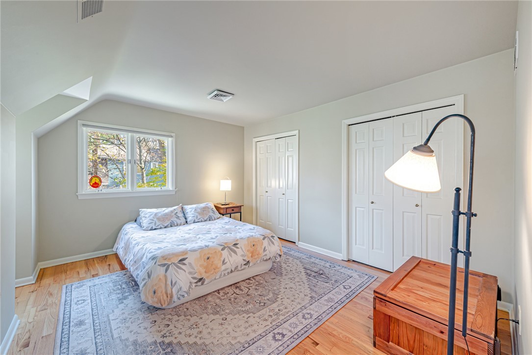 2204 Ben Franklin Drive