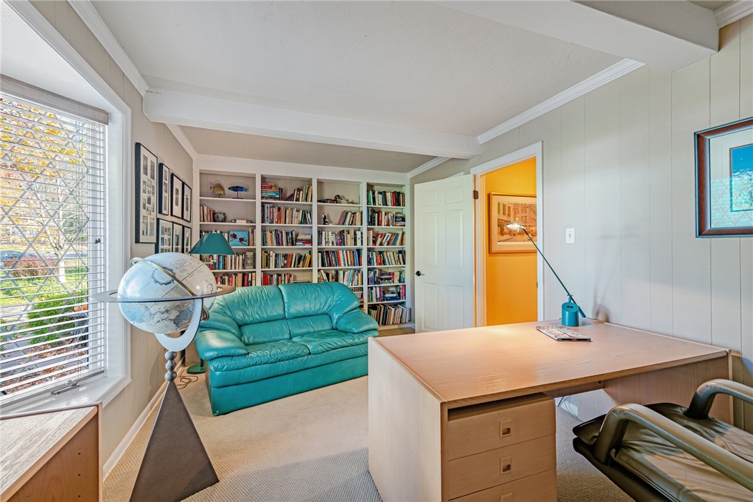 2204 Ben Franklin Drive