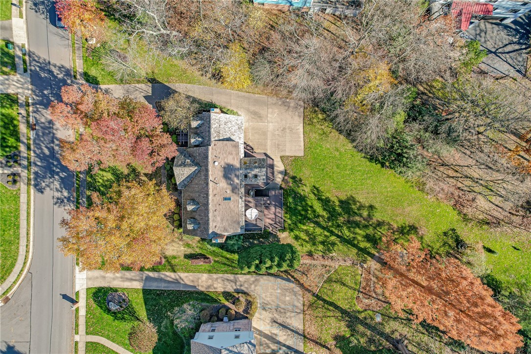 2204 Ben Franklin Drive