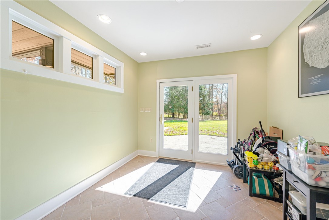 2204 Ben Franklin Drive