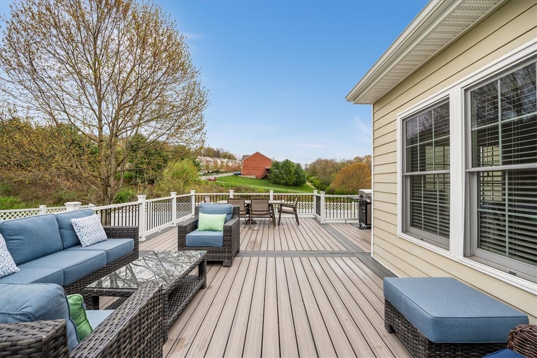 3996 Willow Creek Dr