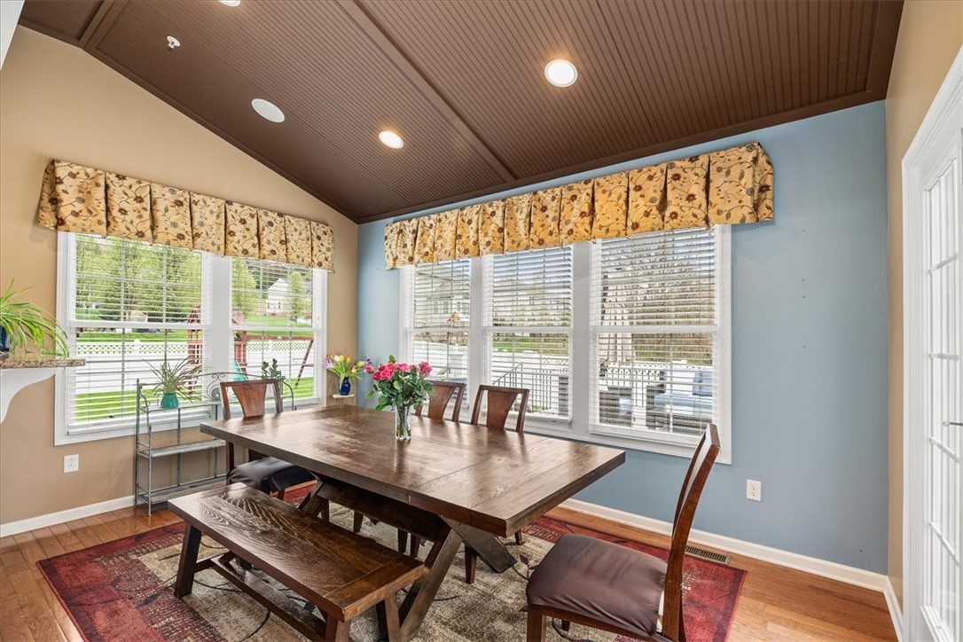 3996 Willow Creek Dr