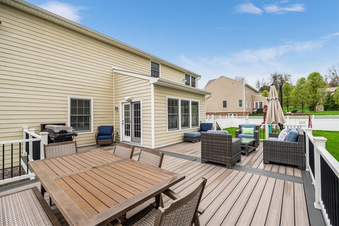 3996 Willow Creek Dr