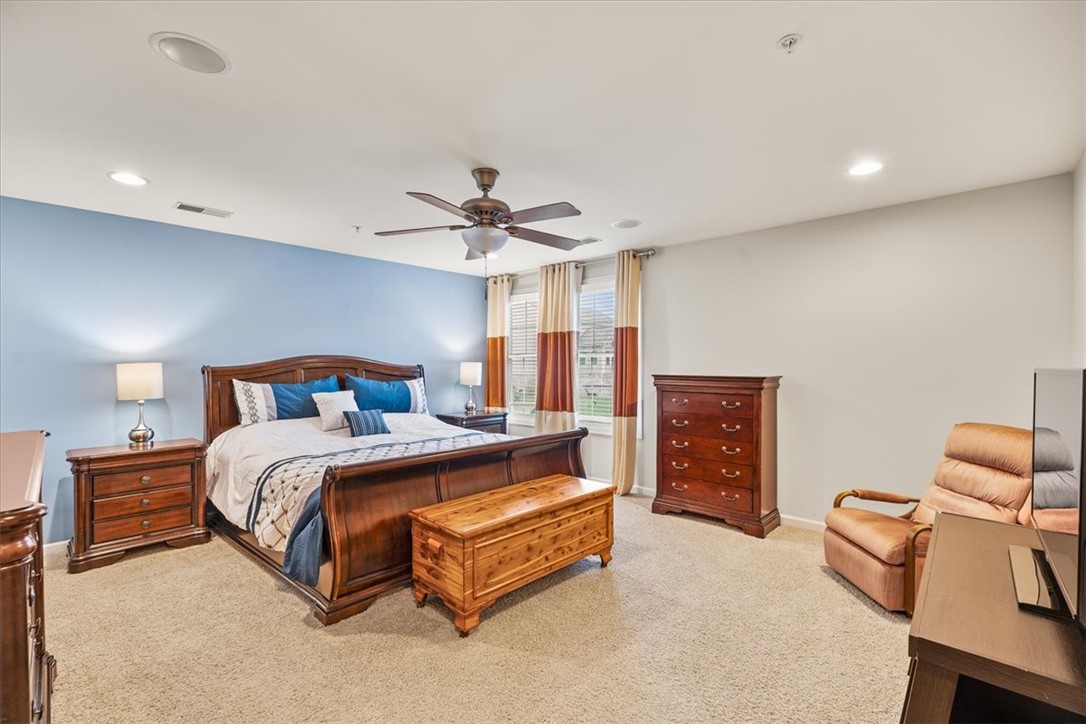 3996 Willow Creek Dr