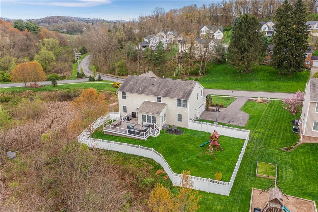 3996 Willow Creek Dr