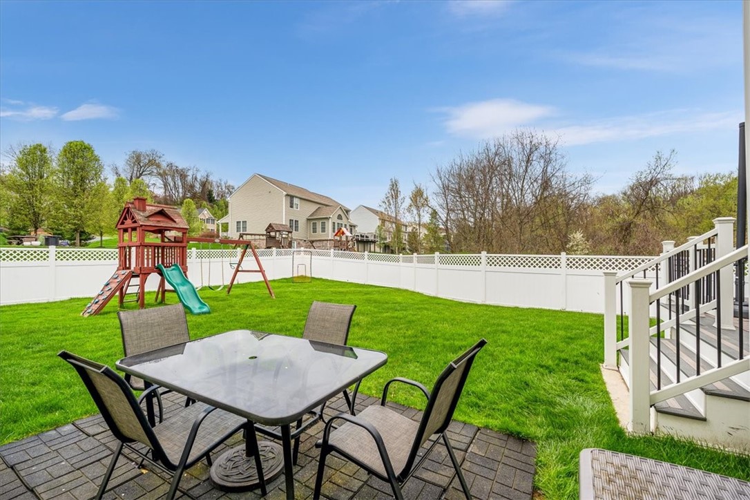 3996 Willow Creek Dr