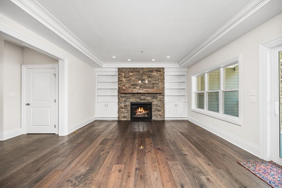 130 Rainier Ln