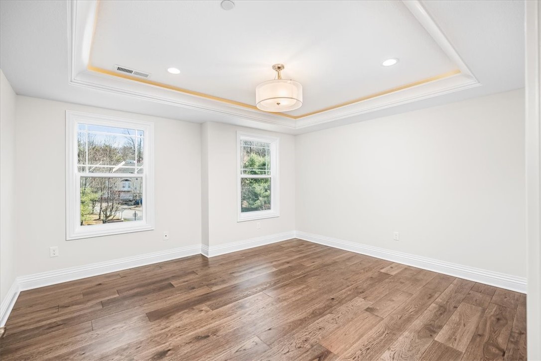 130 Rainier Ln