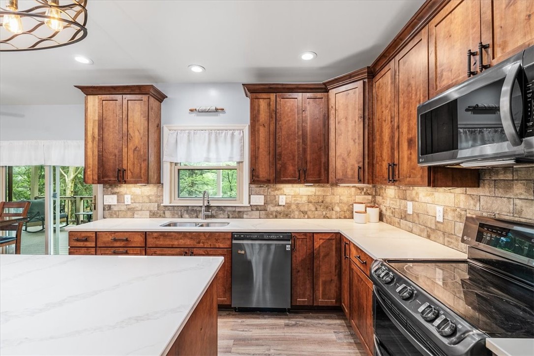 106 Briar Hill Dr