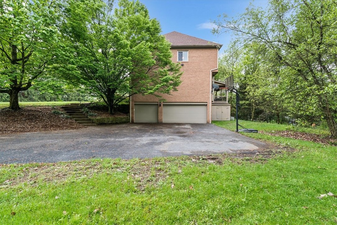 106 Briar Hill Dr