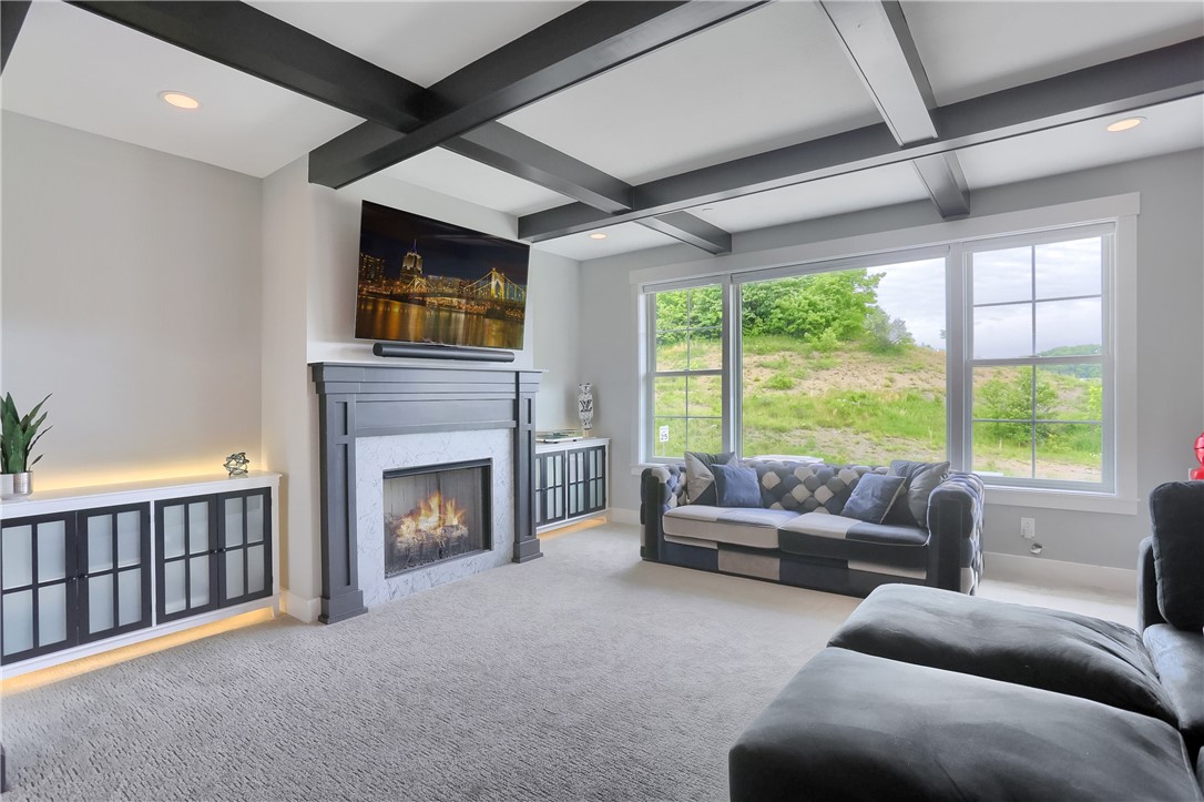 302 Highpointe Dr
