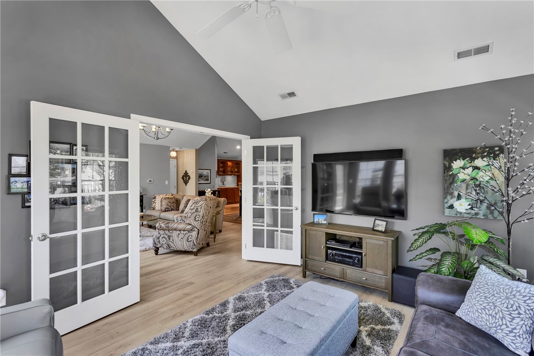 1041 Clerkenwell Ln
