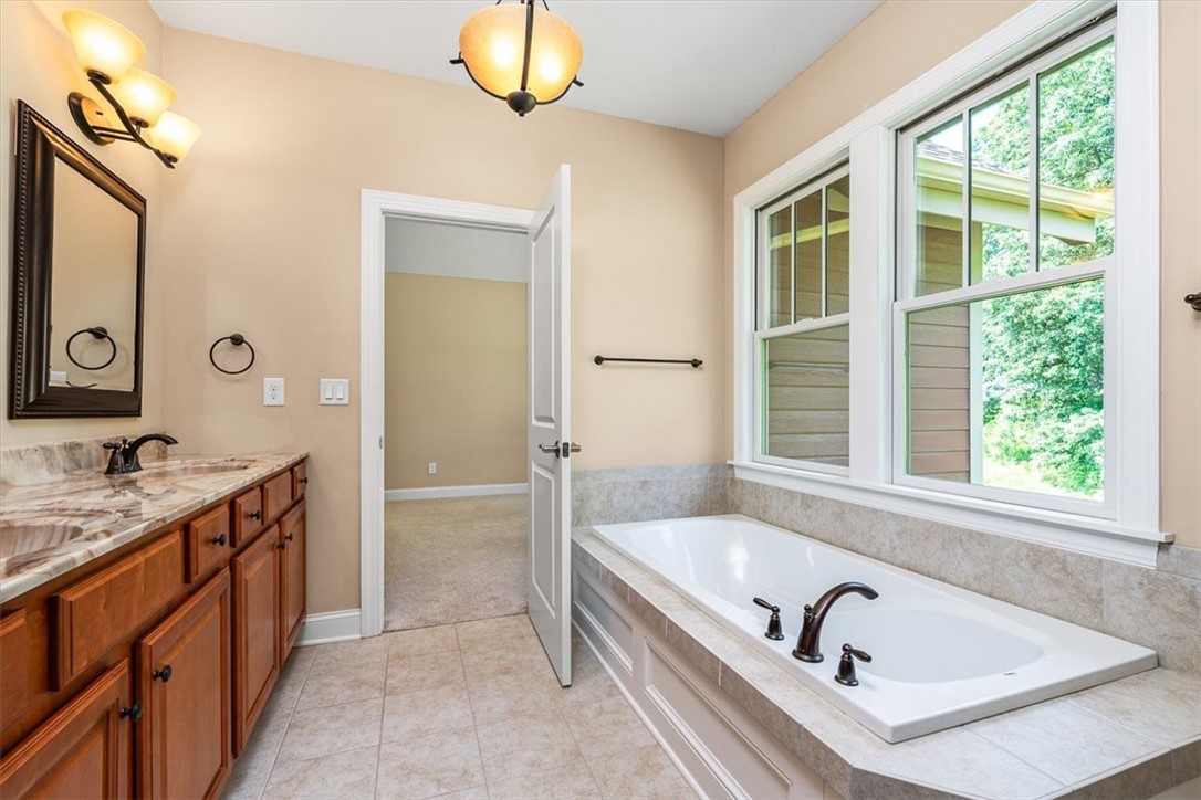 707 Onondaga Cir