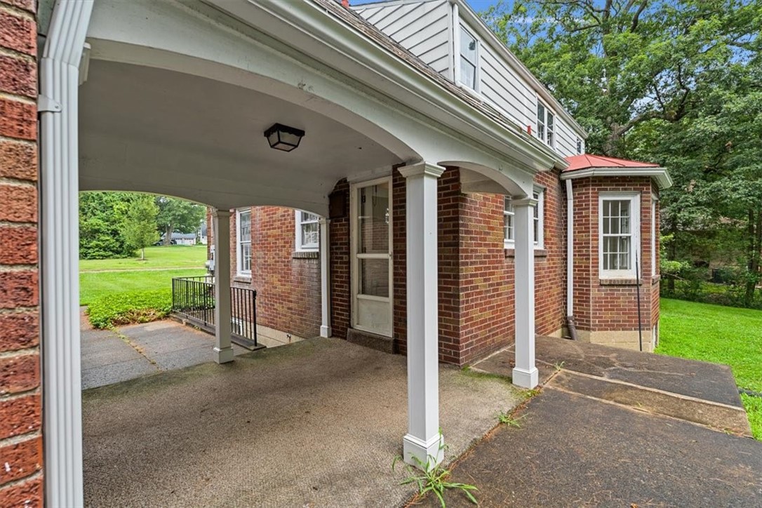 200 Crestmont Rd