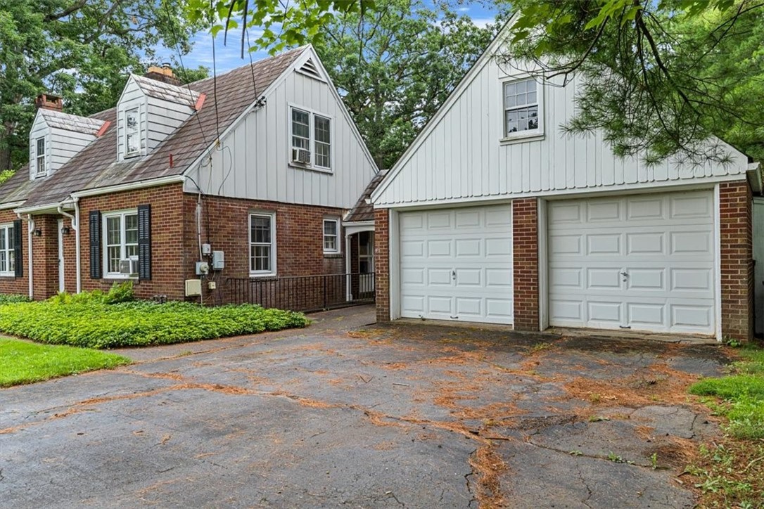 200 Crestmont Rd