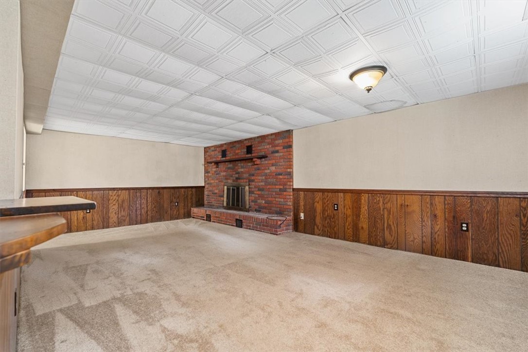 200 Crestmont Rd