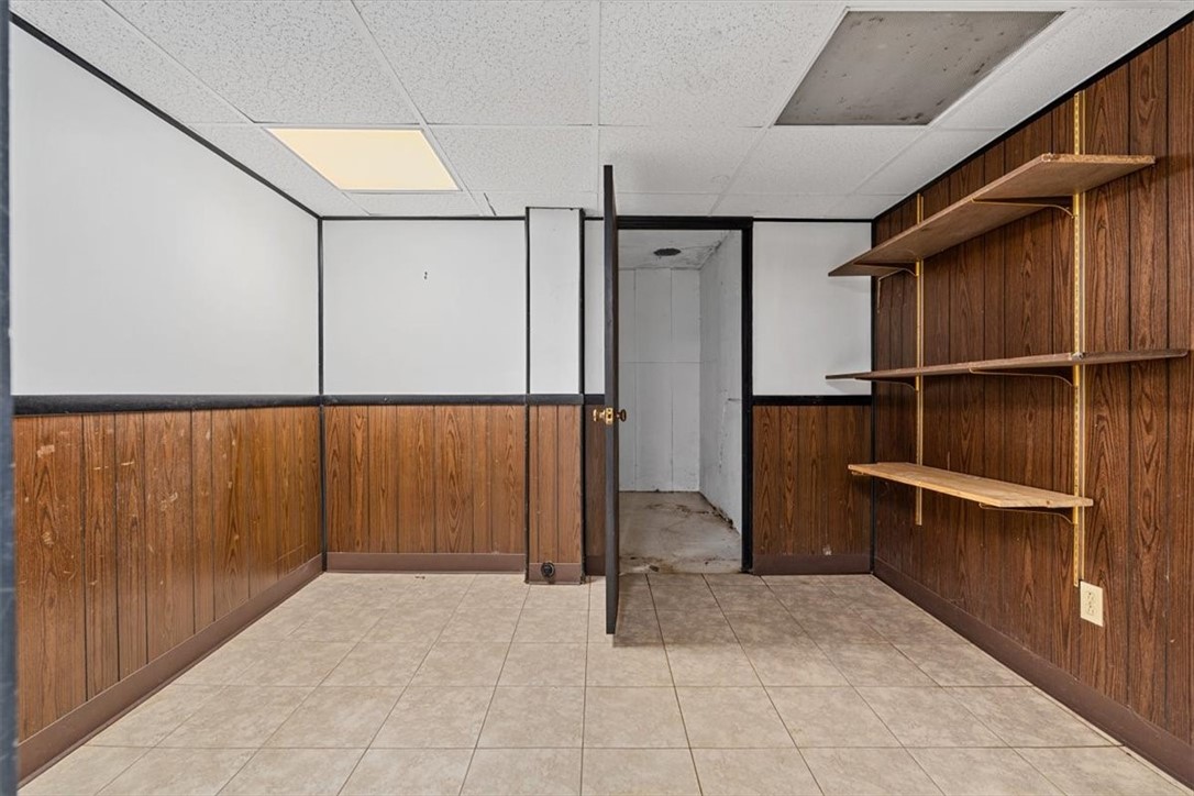 200 Crestmont Rd