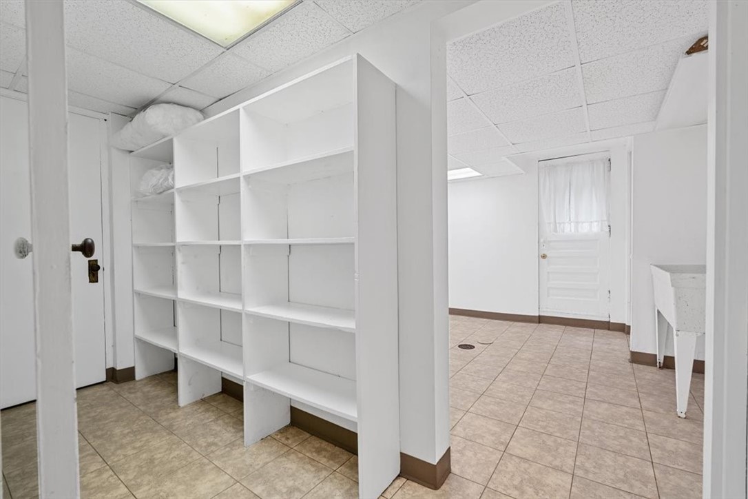 200 Crestmont Rd