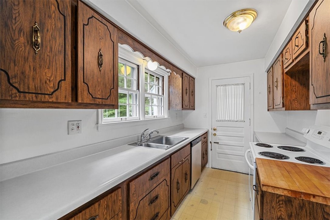 200 Crestmont Rd