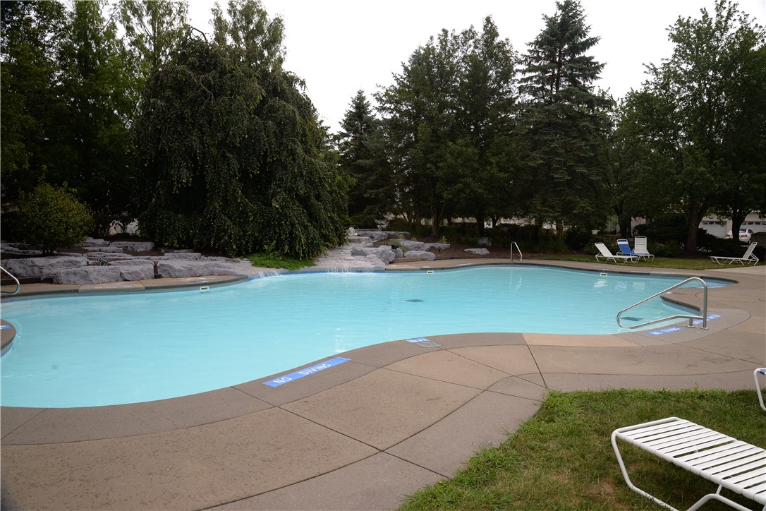 226 Adams Pointe Blvd 1