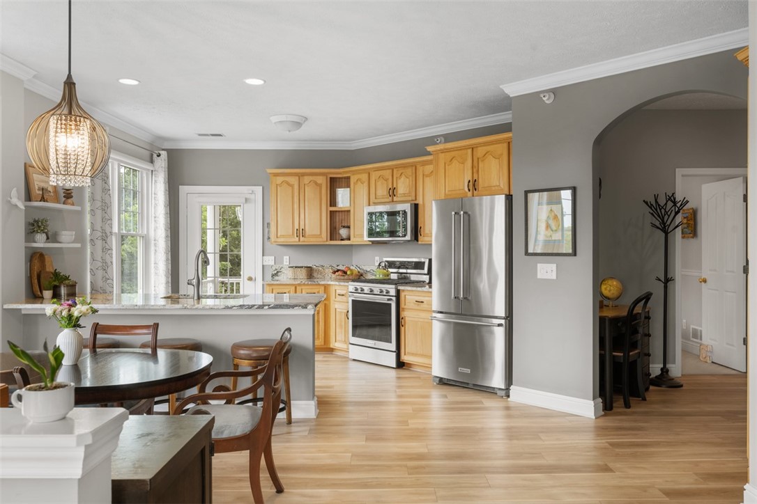 226 Adams Pointe Blvd 1