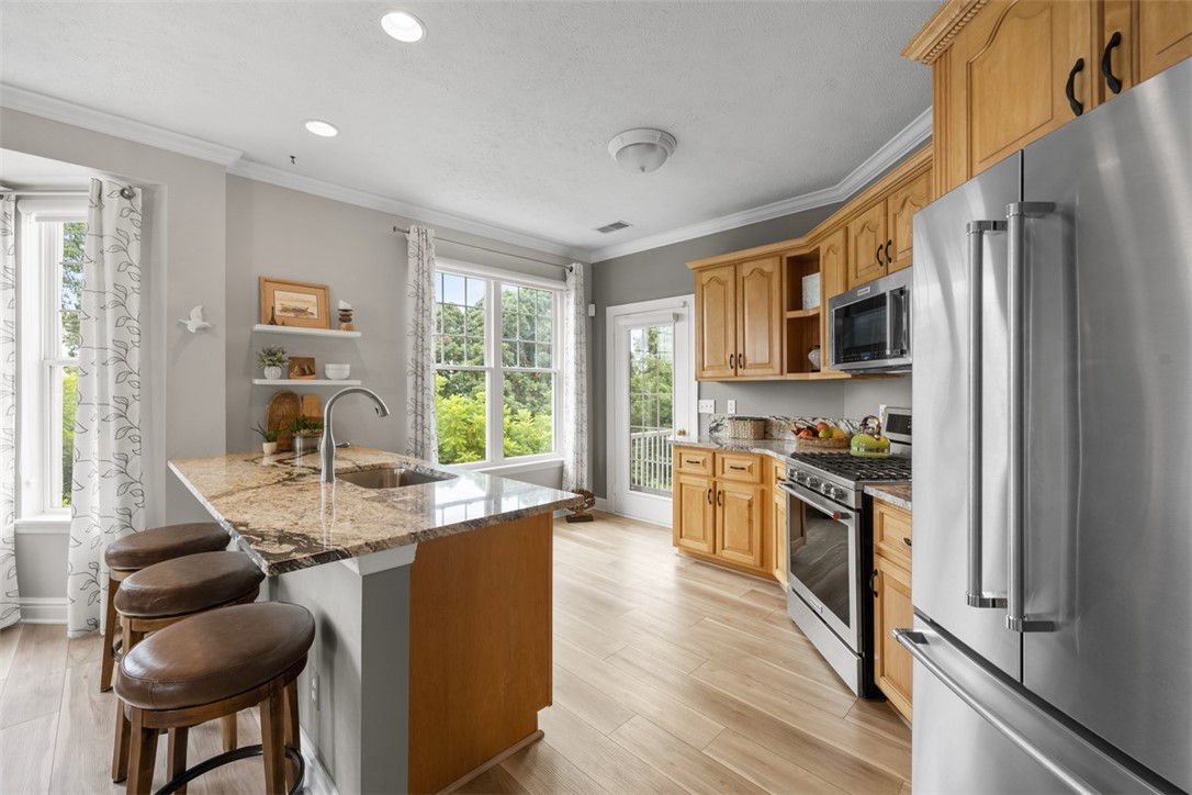 226 Adams Pointe Blvd 1